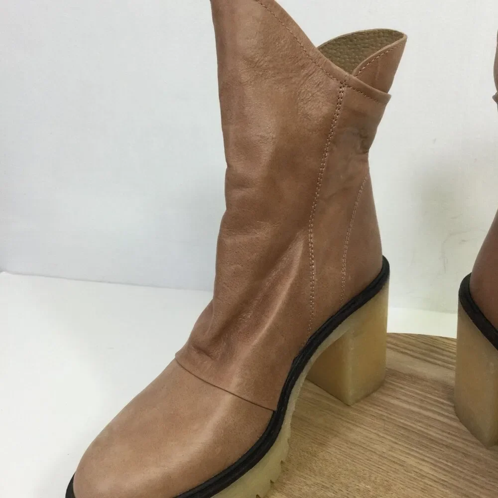 Free People Womens Jack Zip Ankle Boots V-shaped Cut Leather Tan Size US 8.5